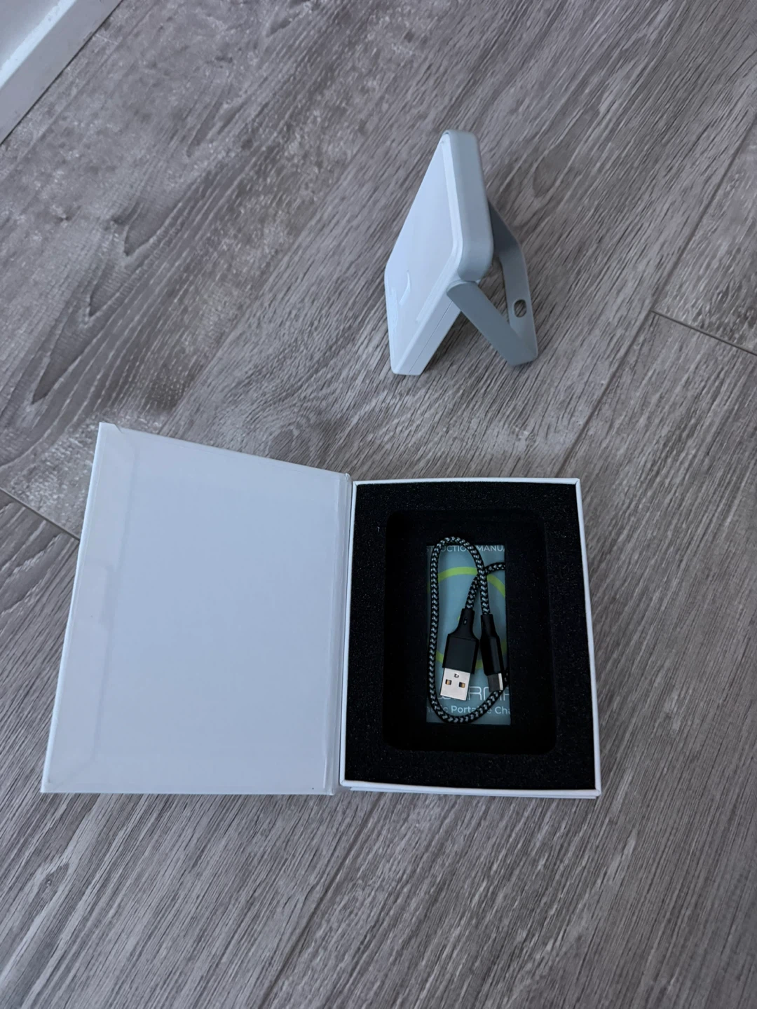POWERMAG Magnetic Portable Charger - photo 3