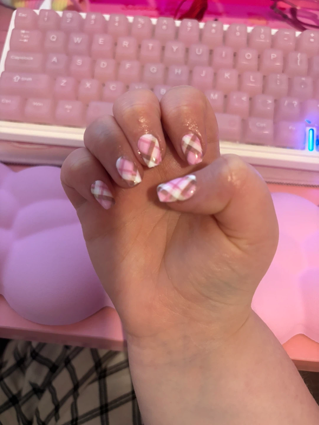 Custom press on nails