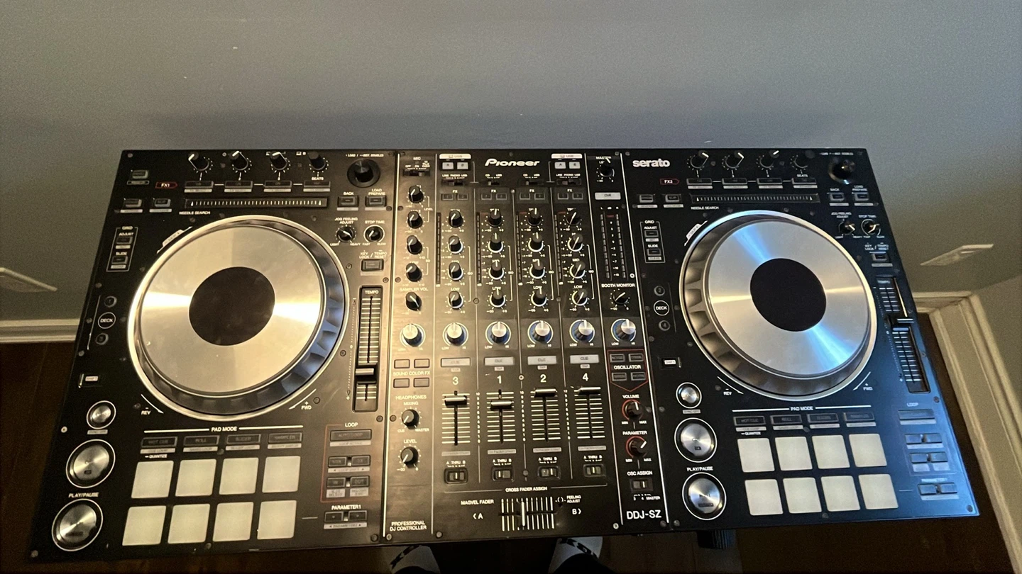 Pioneer DDJ-SZ controller - Great Condition