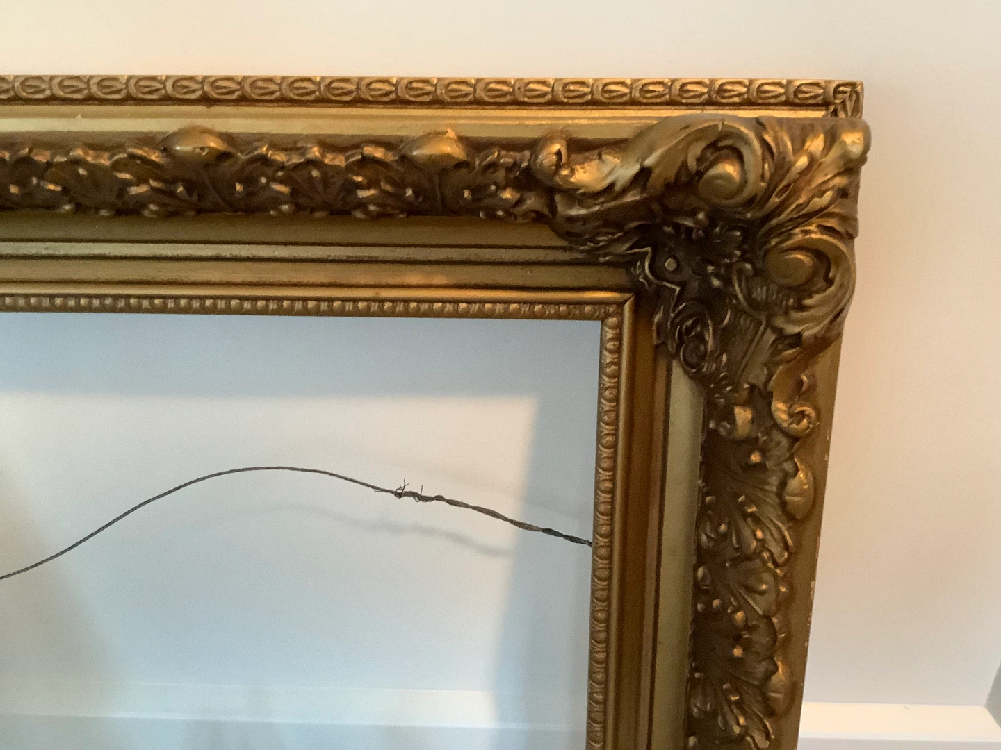 Antique/Vt Gold Coloured Gilded Wood Frame w Embossed Motifs - photo 2