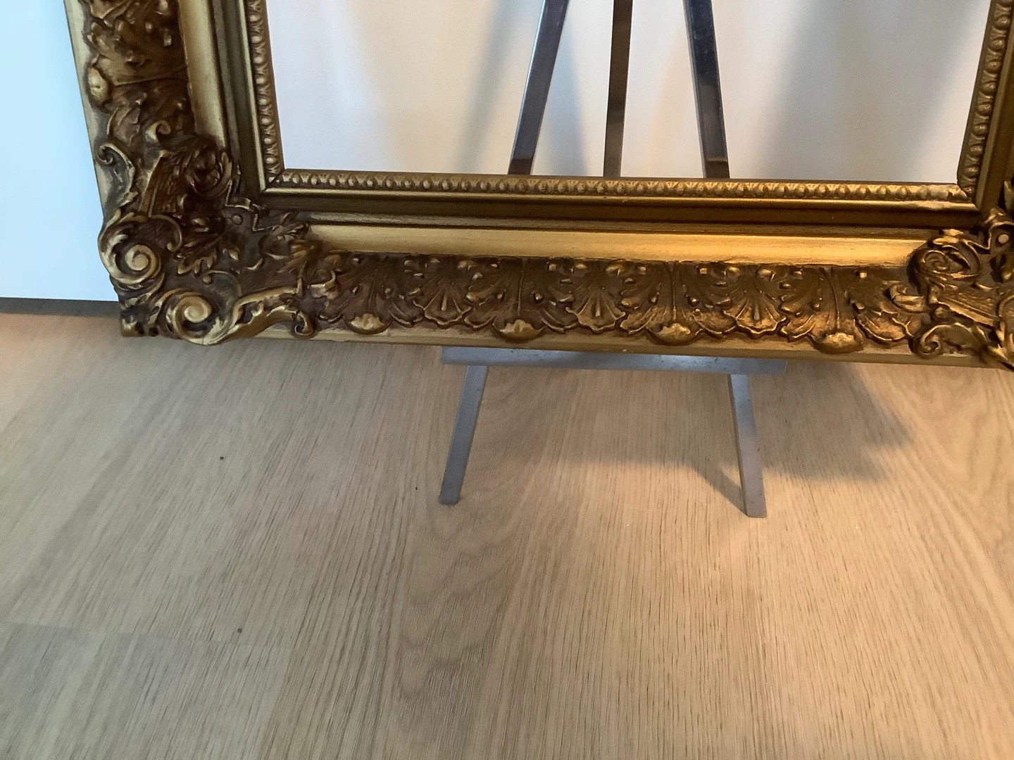 Antique/Vt Gold Coloured Gilded Wood Frame w Embossed Motifs - photo 3