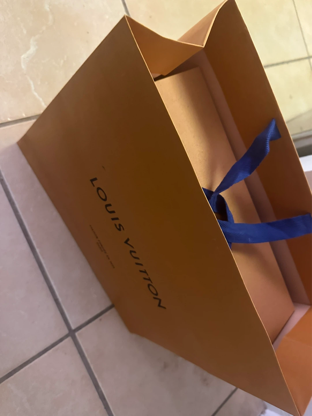 LV packaging (box + paper shopping bag + ribbon)