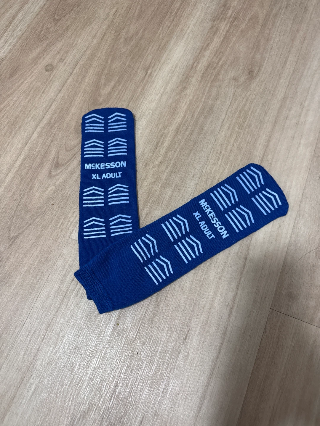 McKesson XL Adult Blue Non-Slip Socks 🌳