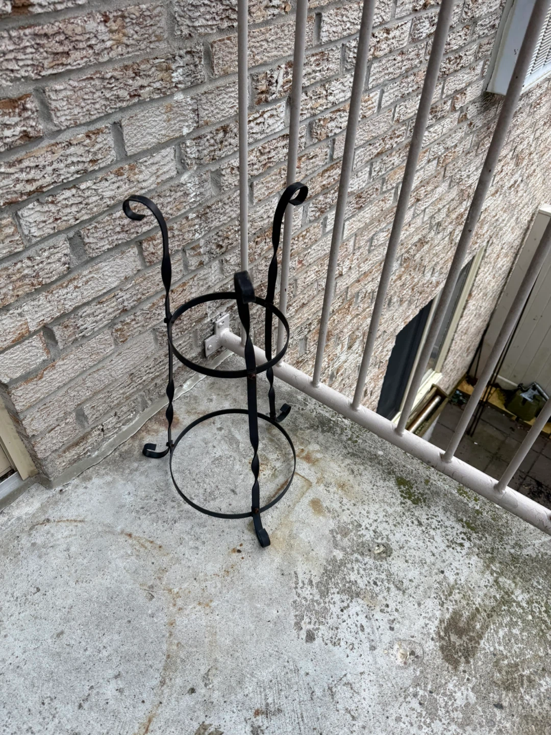 Black Metal Plant Stand