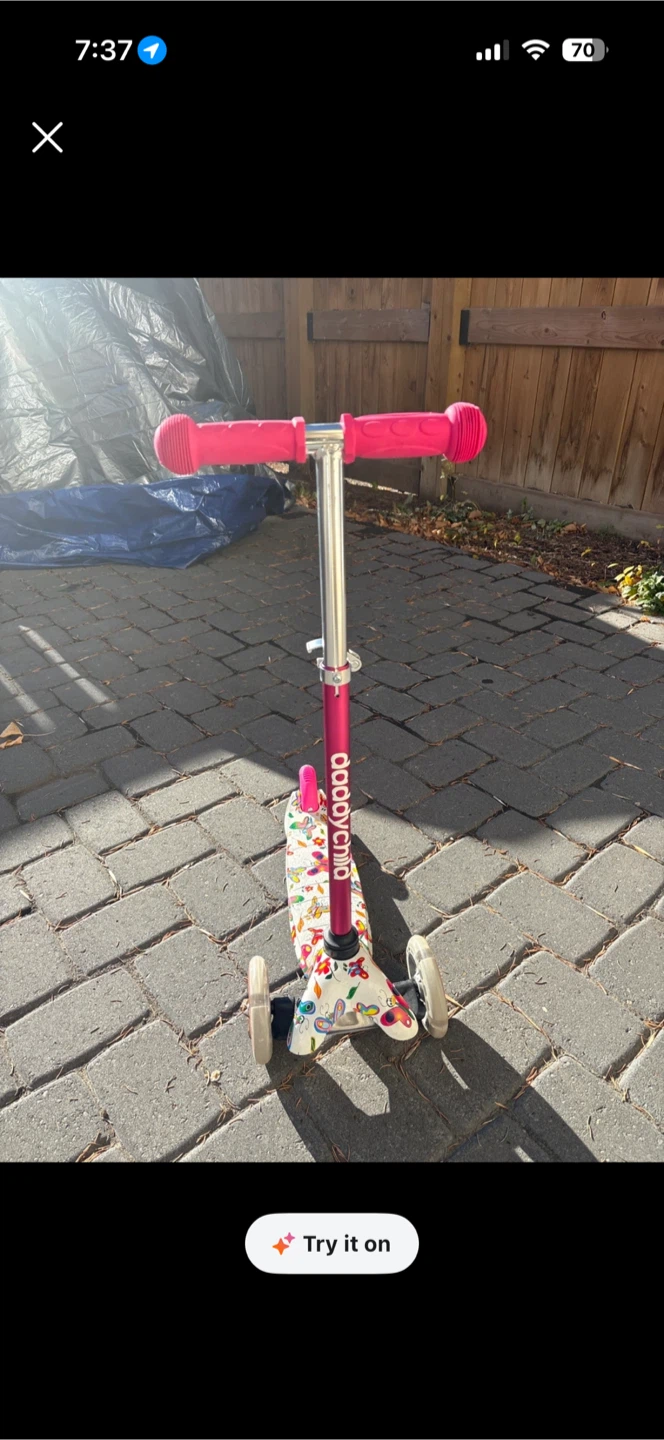 Globber Pink Butterfly 3-Wheel Scooter