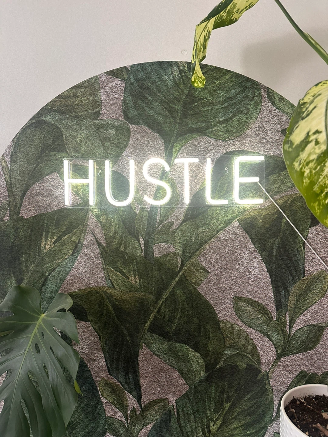 HUSTLE neon - photo 3
