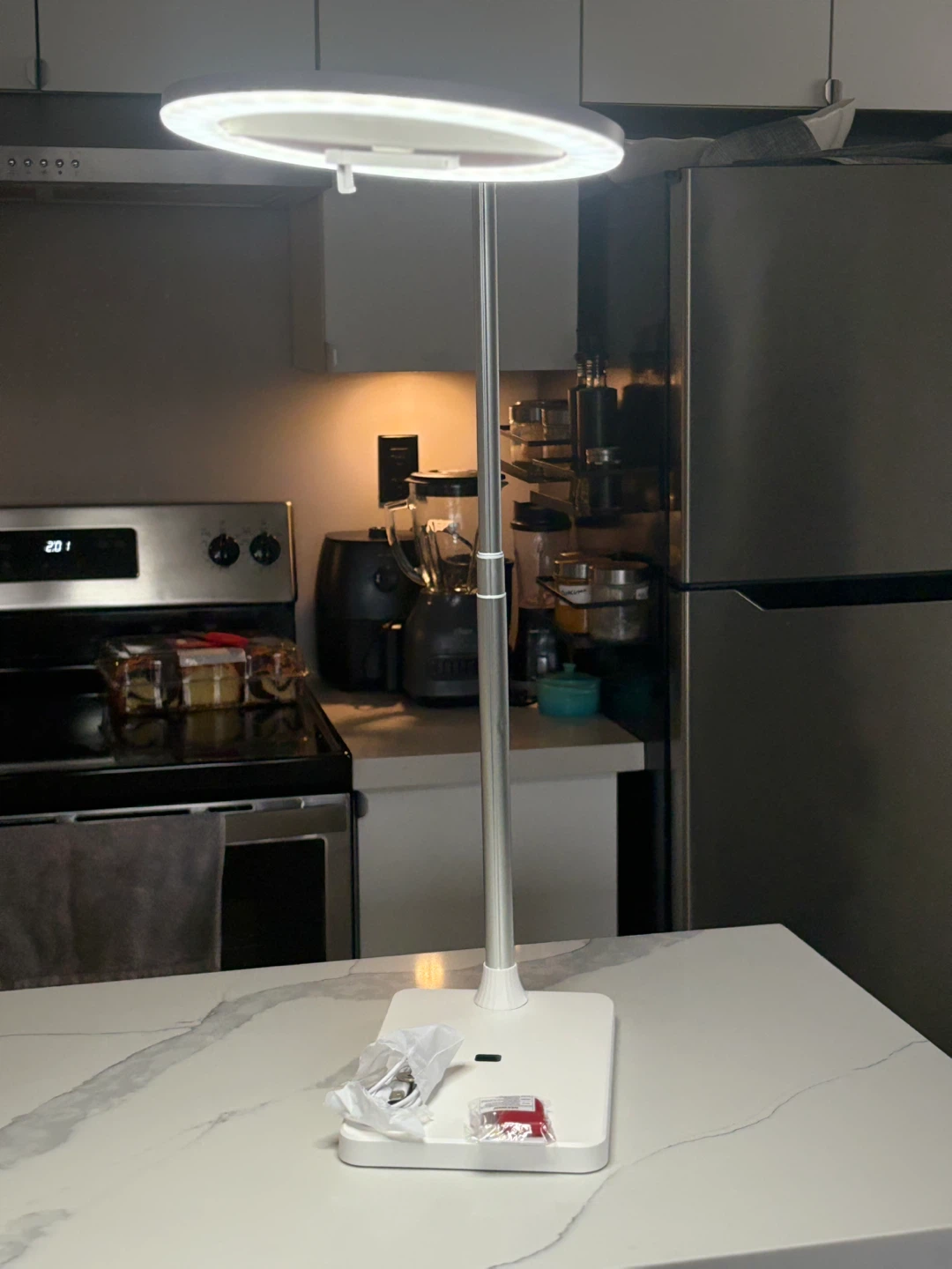 NEEWER RT-107 Ring Light with Phone Holder - photo 2