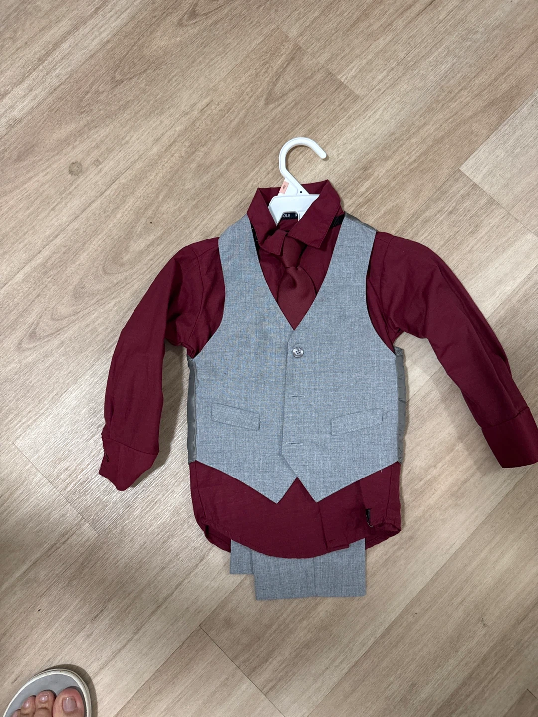 Kenneth Cole Kids Boys Burgundy & Grey Suit Set - Size 2T 🌳