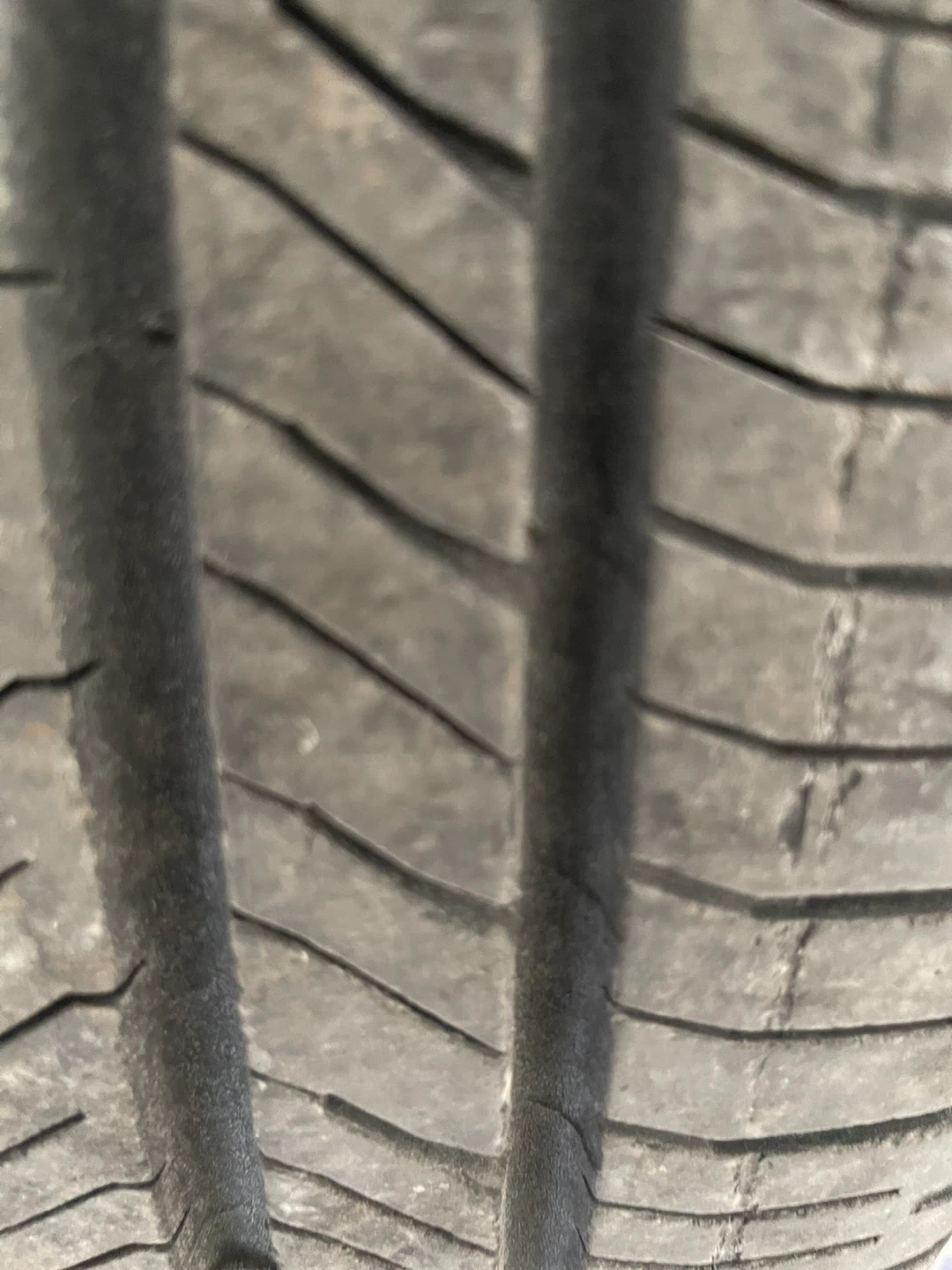 Like New  18-inch Alloy Wheels with Tires gunmetal grey - photo 5