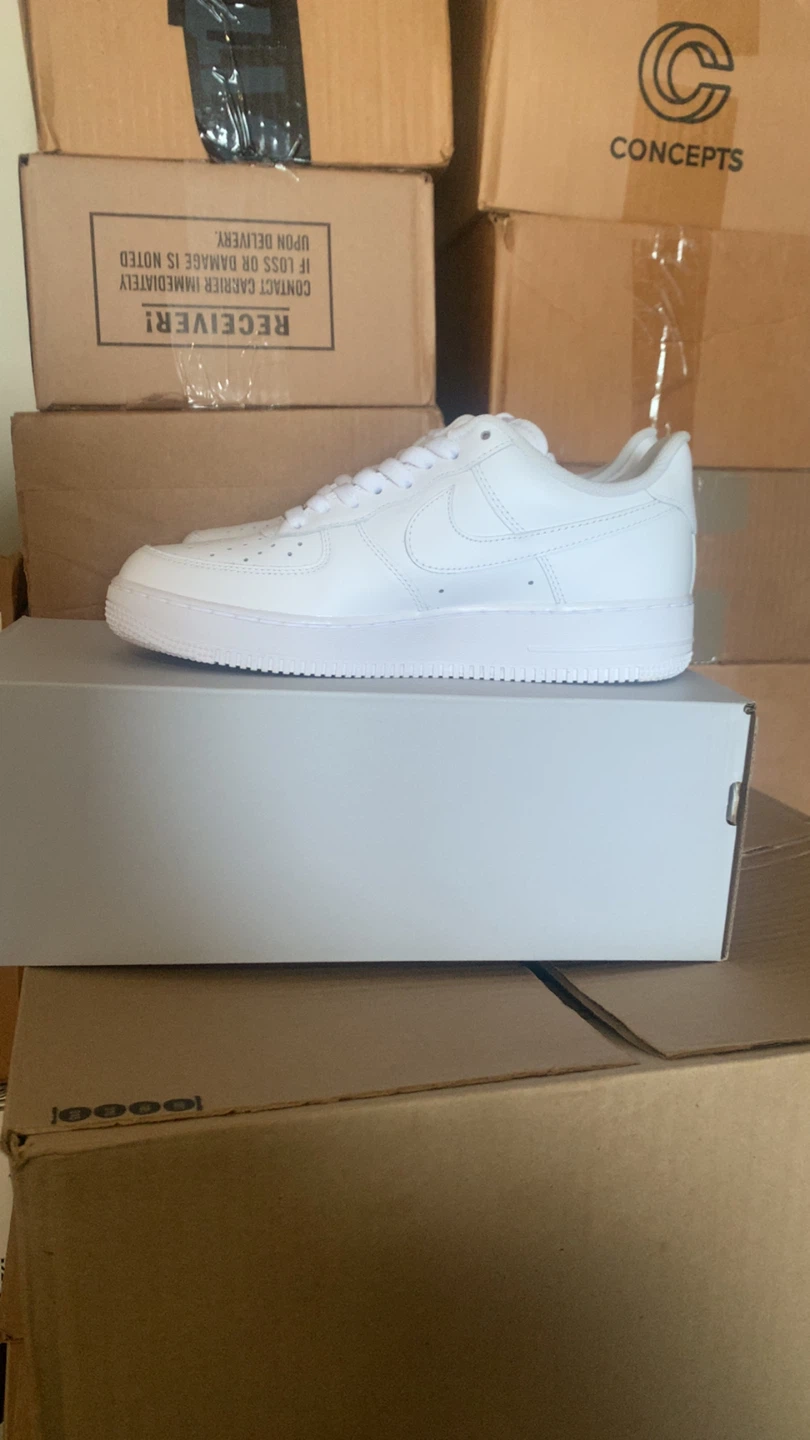 Nike Air Force 1 '07 White Sneakers Size 8 - photo 4