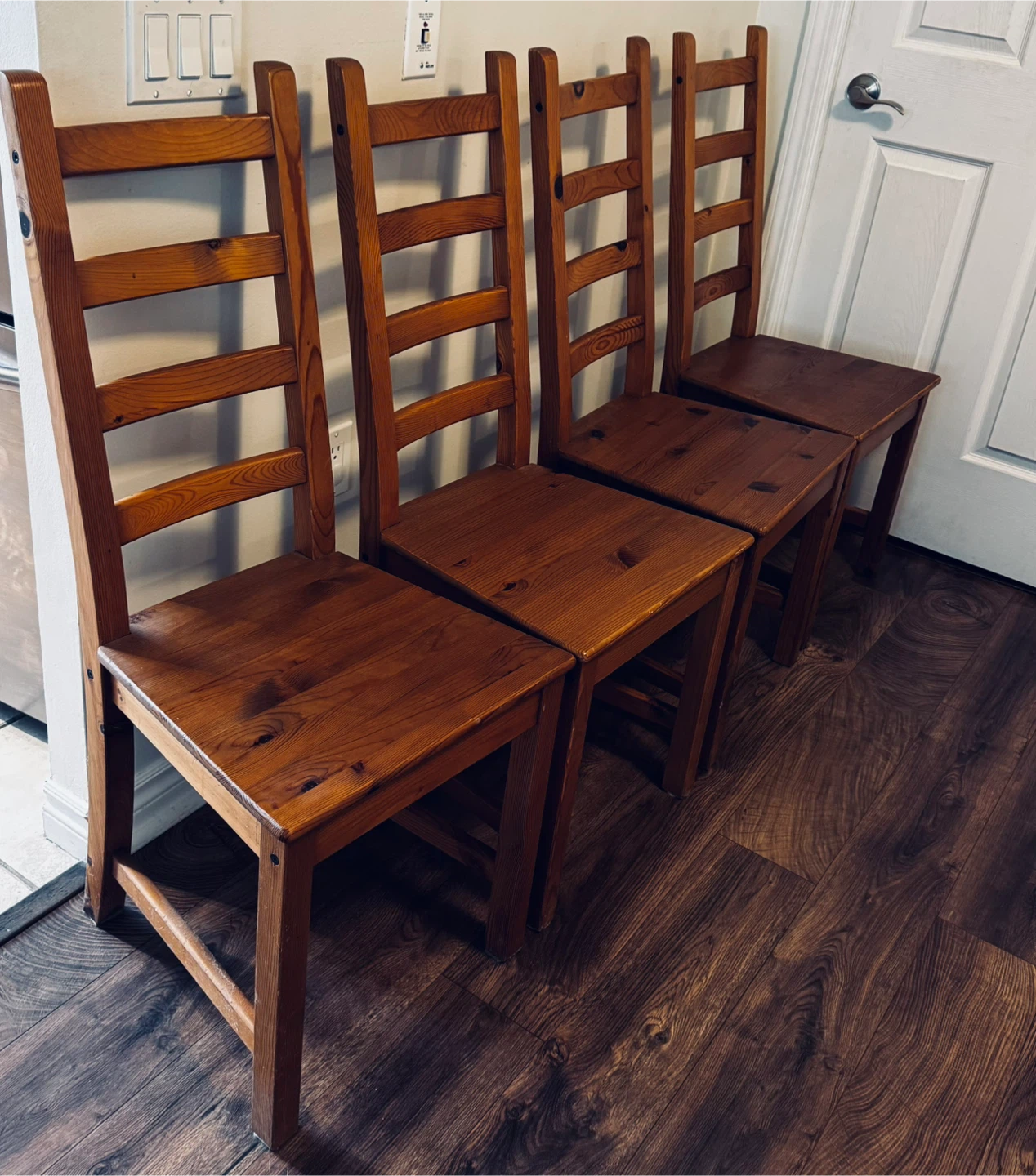 IKEA’s Round Wooden Dining Table with 4 Chairs - photo 3
