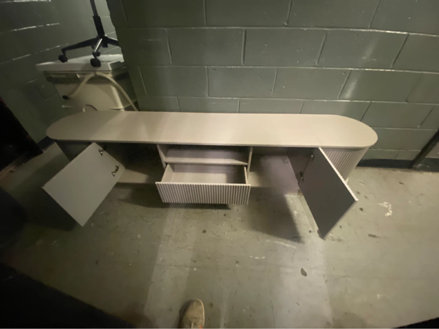 Modern Style TV Stand