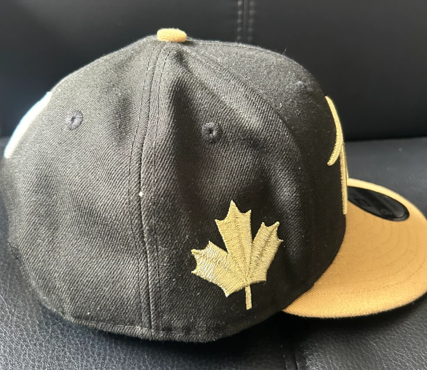 New Era Toronto 9FIFTY Snapback black and gold Hat - photo 5