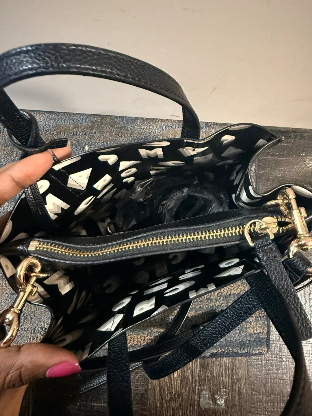 Marc Jacobs Black Leather Top Handle Bag - photo 3