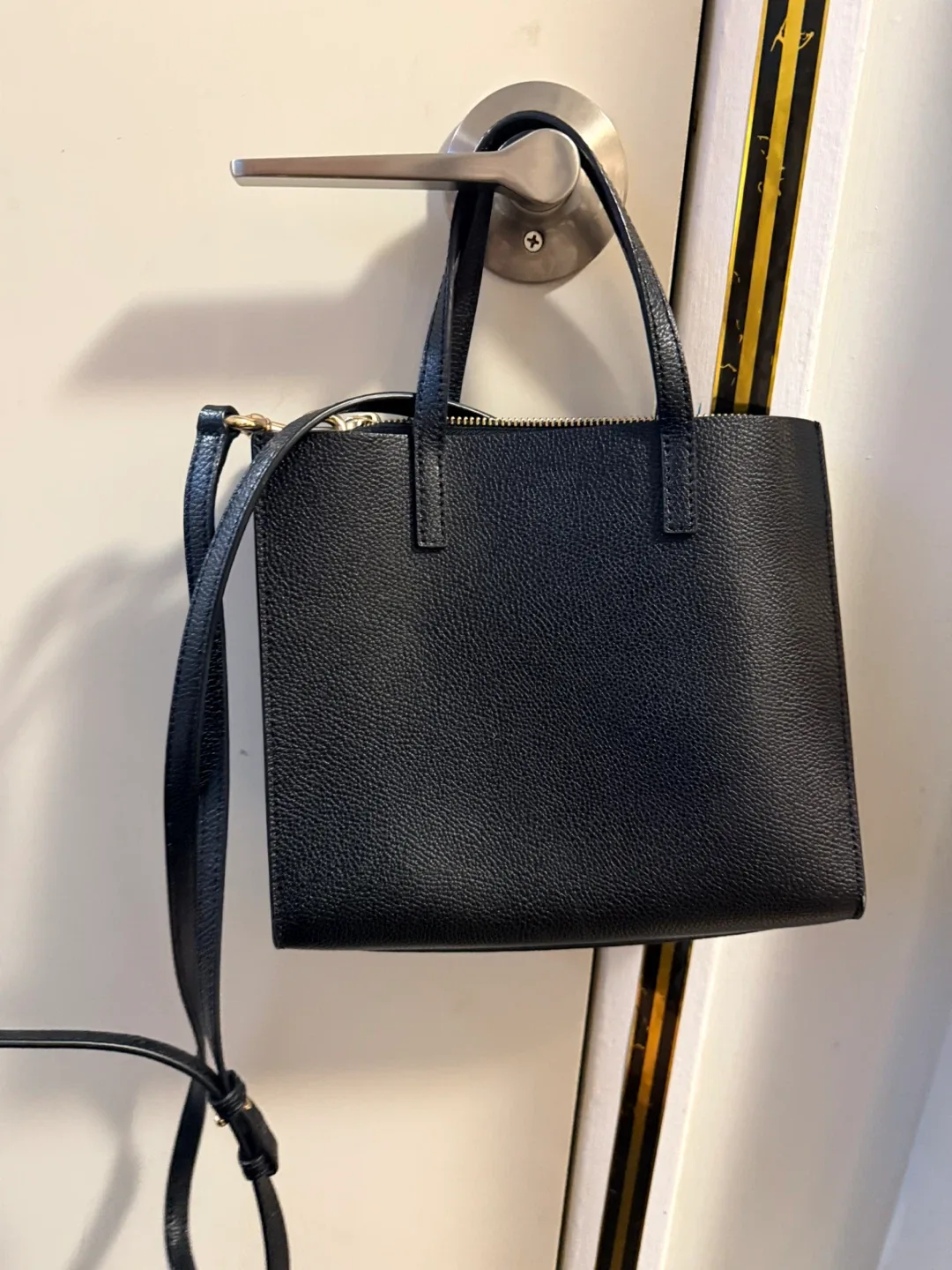 Marc Jacobs Black Leather Top Handle Bag - photo 2
