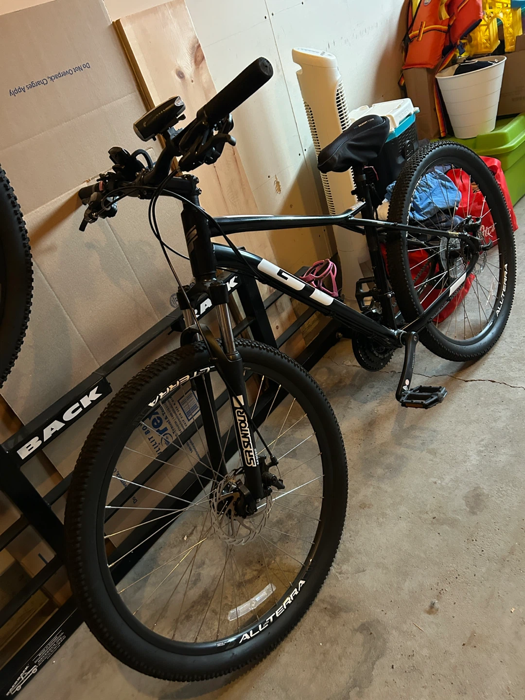 GT Aggressor Sport Mountain Bike - Size S - photo 2