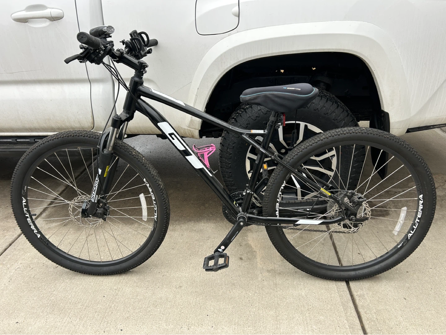 GT Aggressor Sport Mountain Bike - Size S