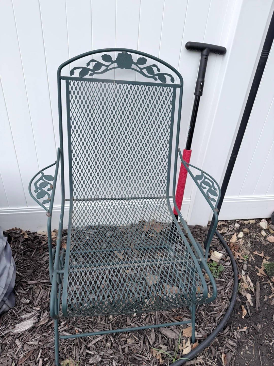 (2) Green Metal Outdoor Rocking Chairs with Leaf Design - photo 2