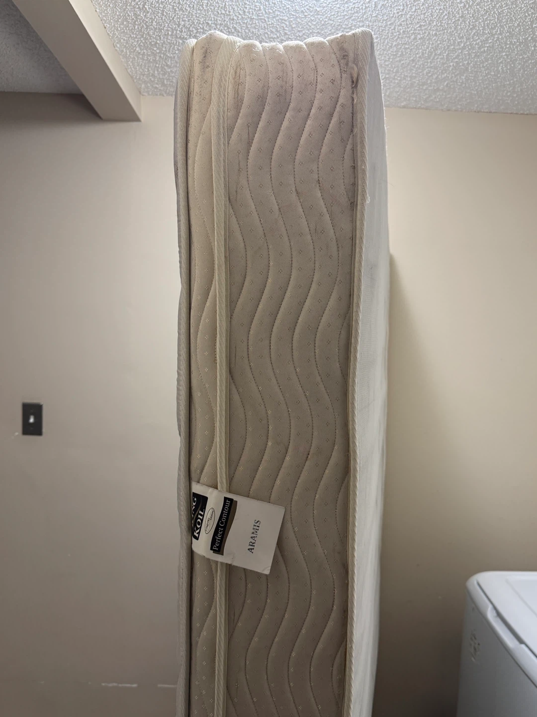 Queen Mattress! Great Budget Option! Ideal for a Spare Room! - photo 2