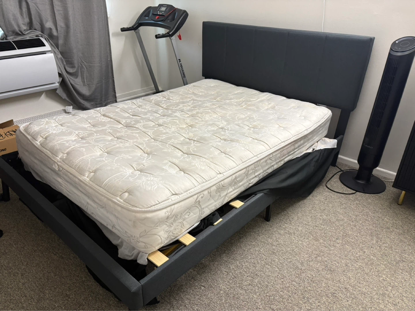 Queen size bed - photo 3