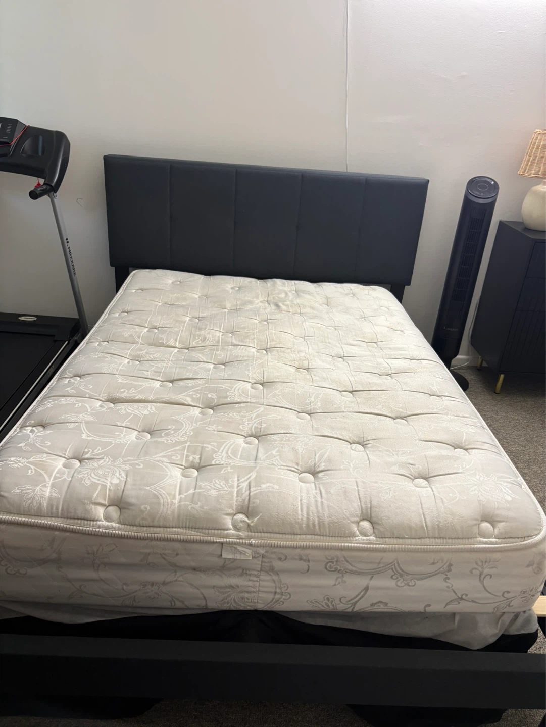 Queen size bed - photo 4
