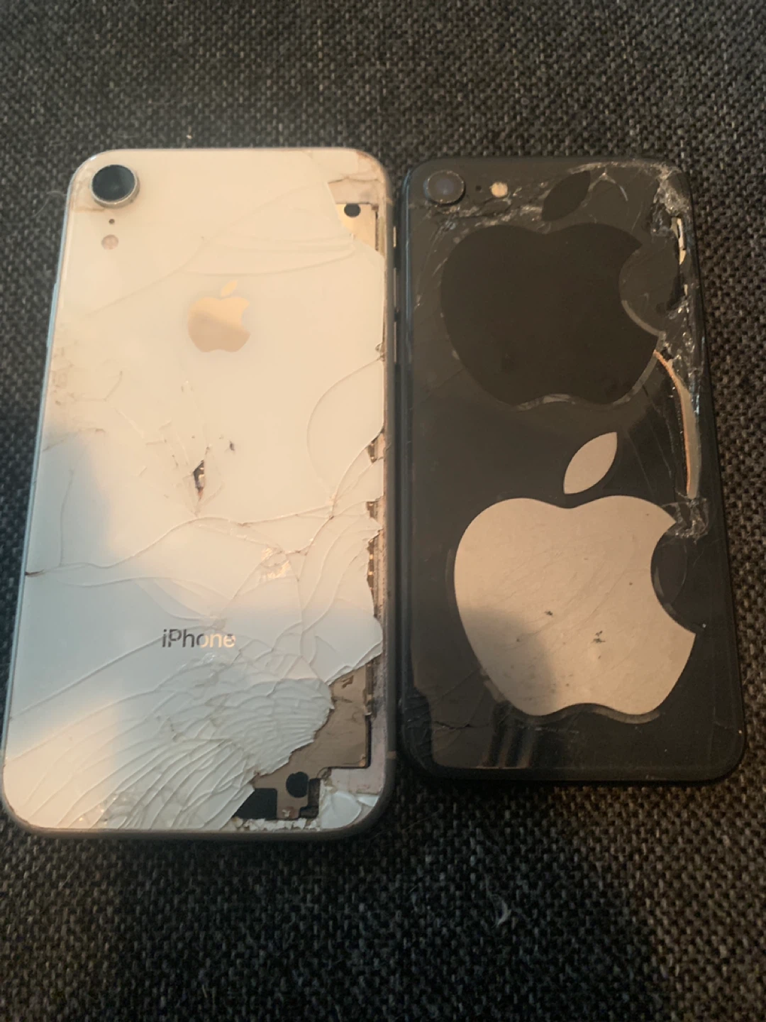 Cracked Apple iPhone XR and 8 - photo 3