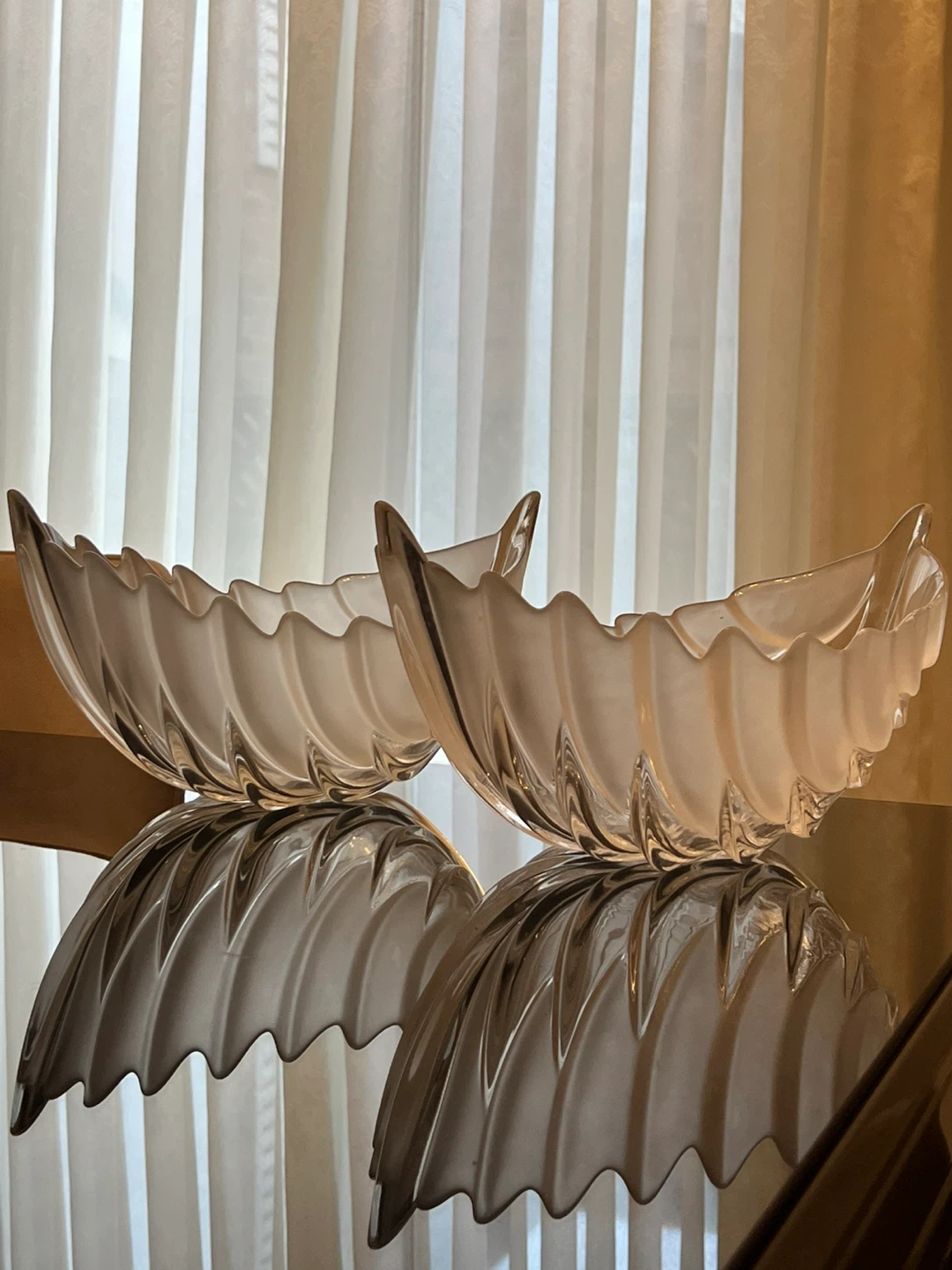Set of 2 Frosted Glass Leaf Design Serving Bowls