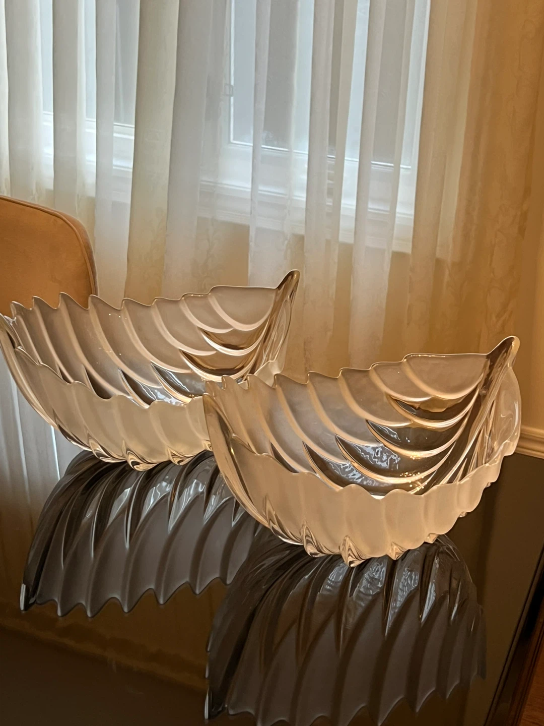 Set of 2 Frosted Glass Leaf Design Serving Bowls - photo 2