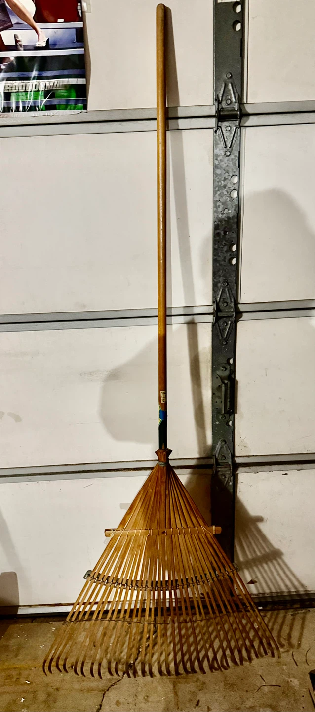 Bamboo Leaf Rake