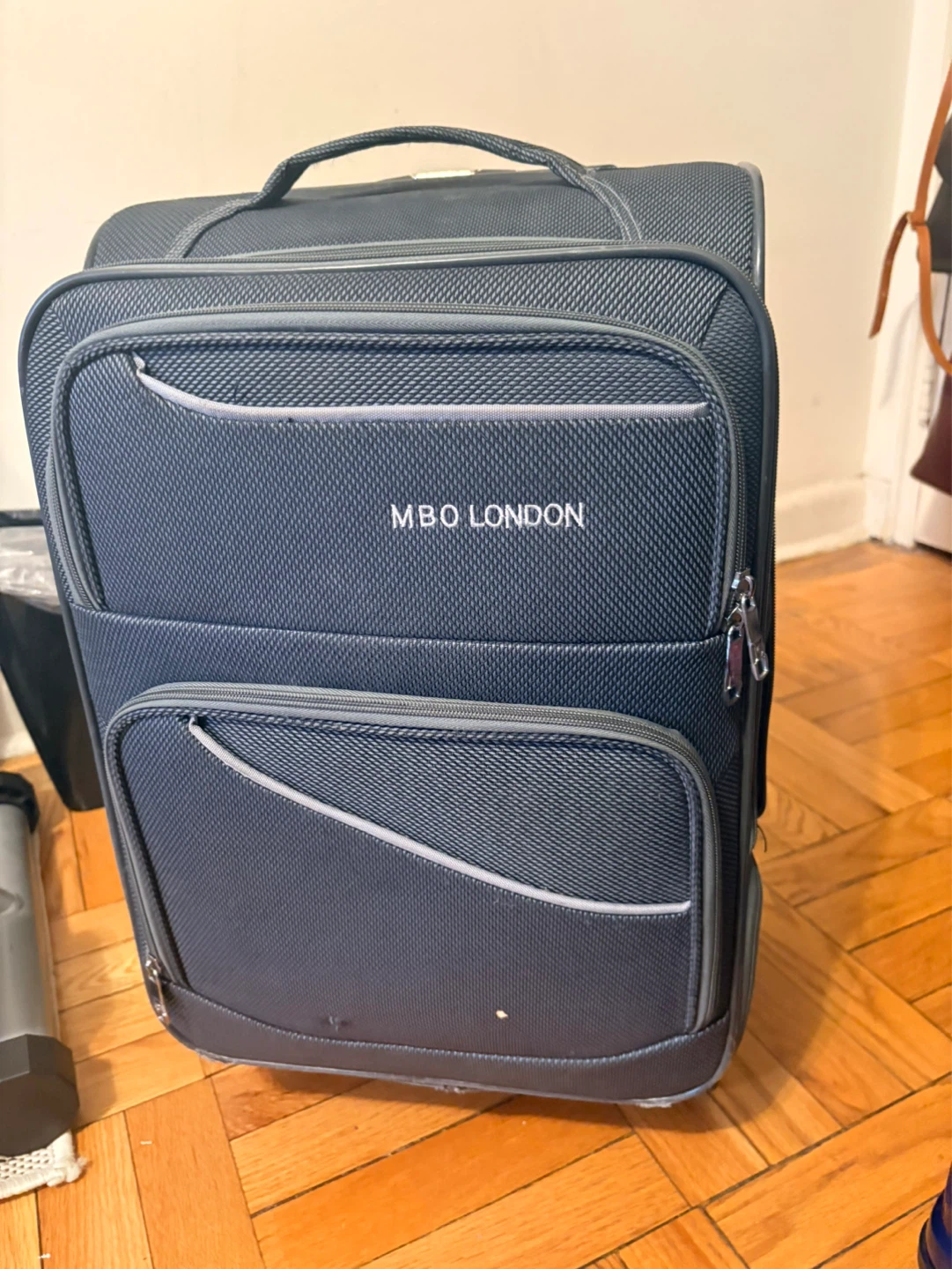 MBO London Grey Expandable Spinner Suitcase