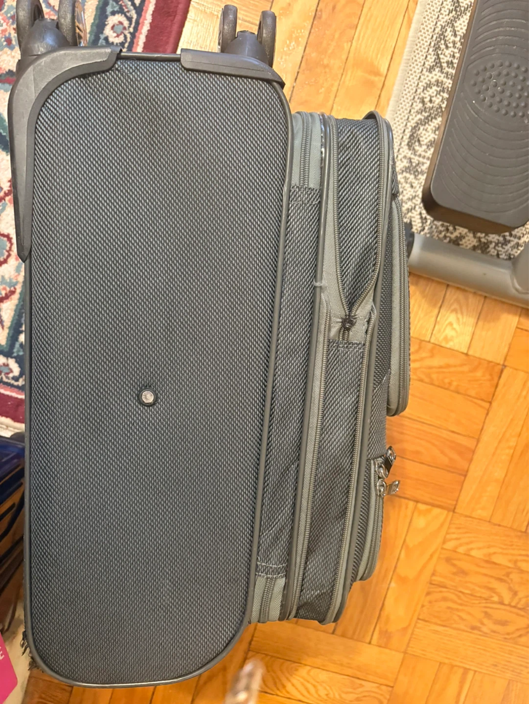 MBO London Grey Expandable Spinner Suitcase - photo 4