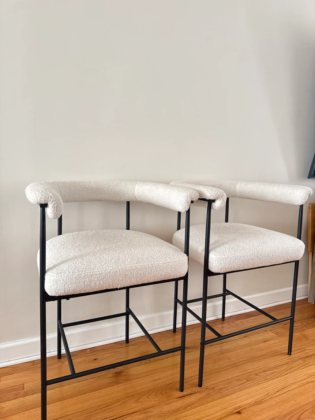 Set of 2 White Boucle Bar Stools with Black Metal Frame - photo 2