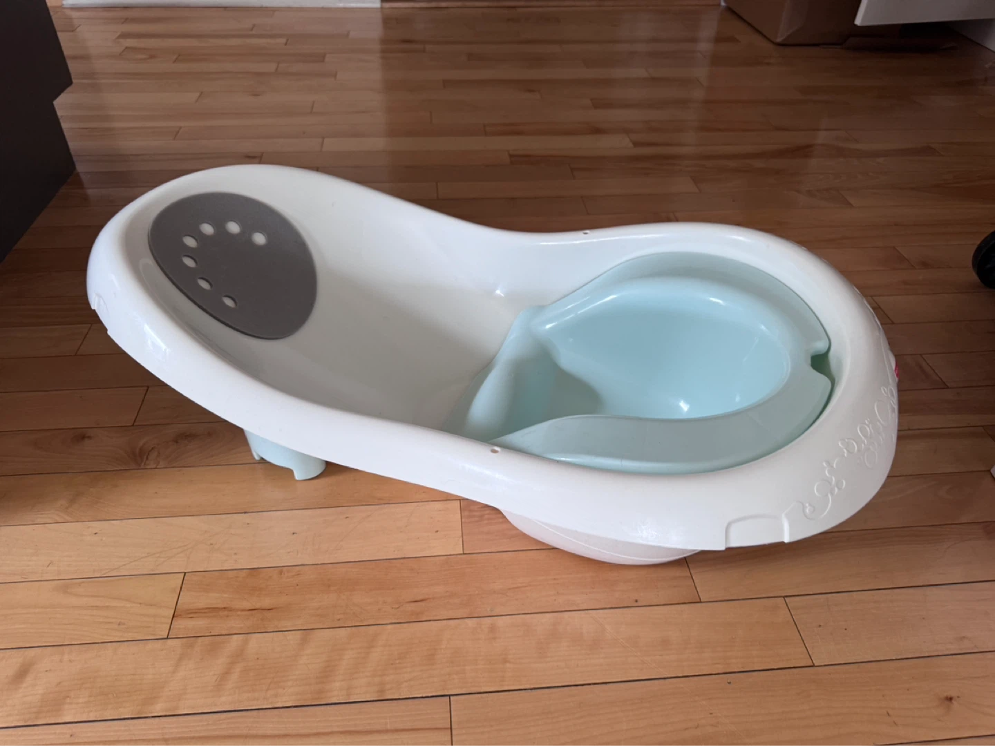 The First Years Baby Bath Tub