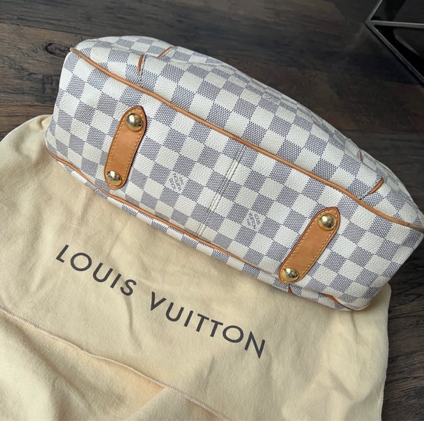 100% Authentic Louis Vuitton Damier Galleria Bag - photo 2