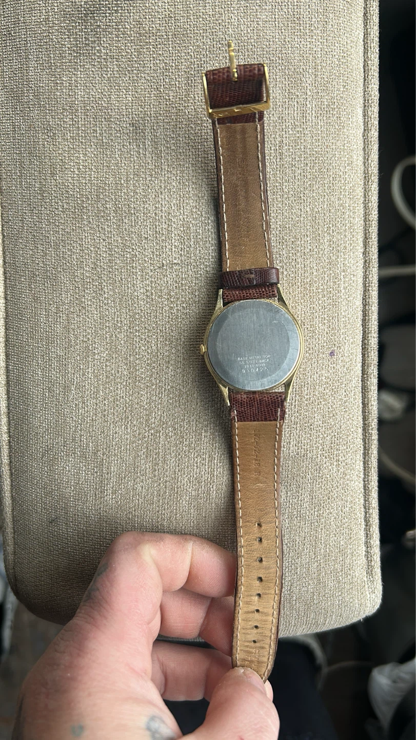 Seiko Quartz Watch with Leather Strap - photo 2