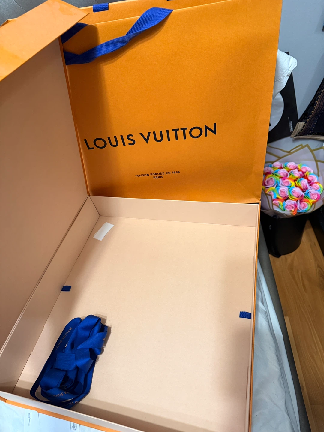 Louis Vuitton Gift Box & Shopping Bag - photo 2