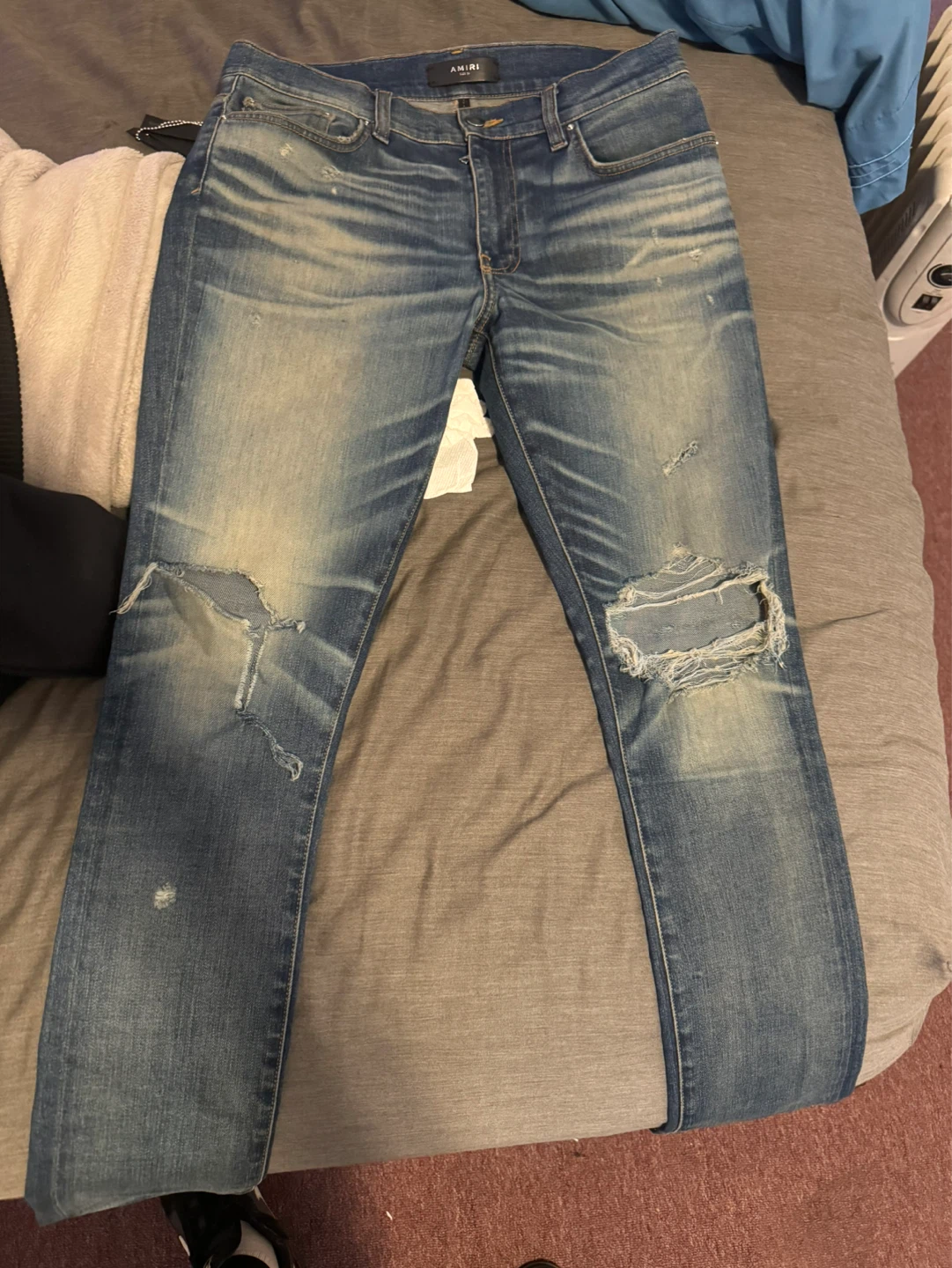 AMIRI Broken Jean Medium Indigo Distressed Denim Size 31