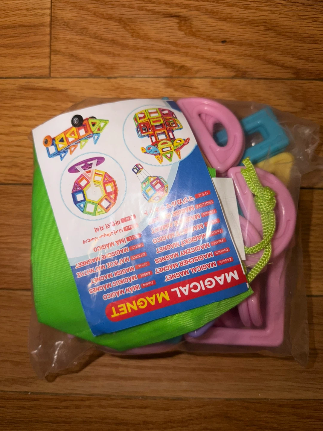 Magnet tile for kids - 68 pieces