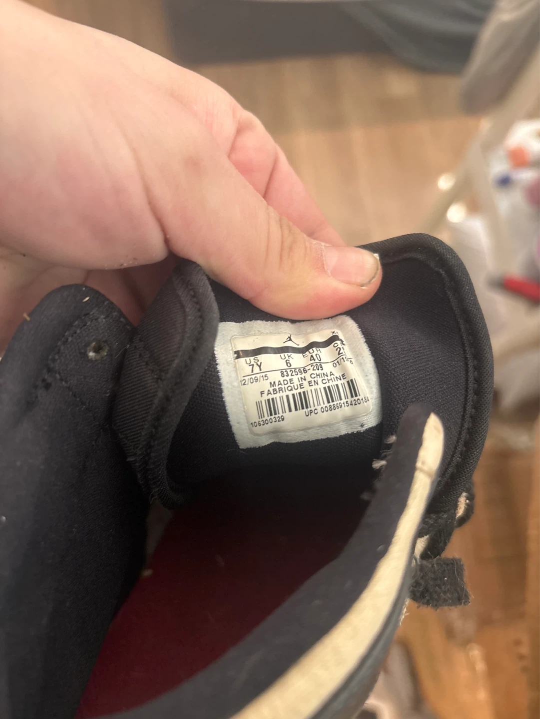 Air Jordan 1 Mid SE Youth Sneakers - photo 3