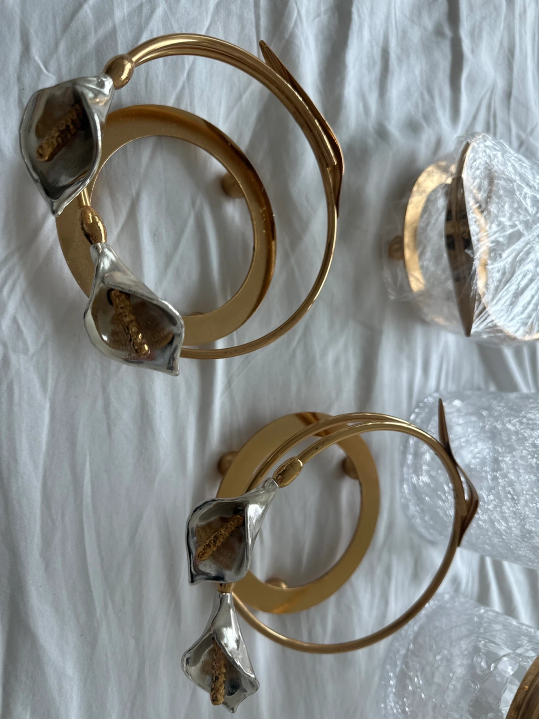 Gold and Silver Calla Lily Napkin Rings and Crackle Glass Jars - photo 3