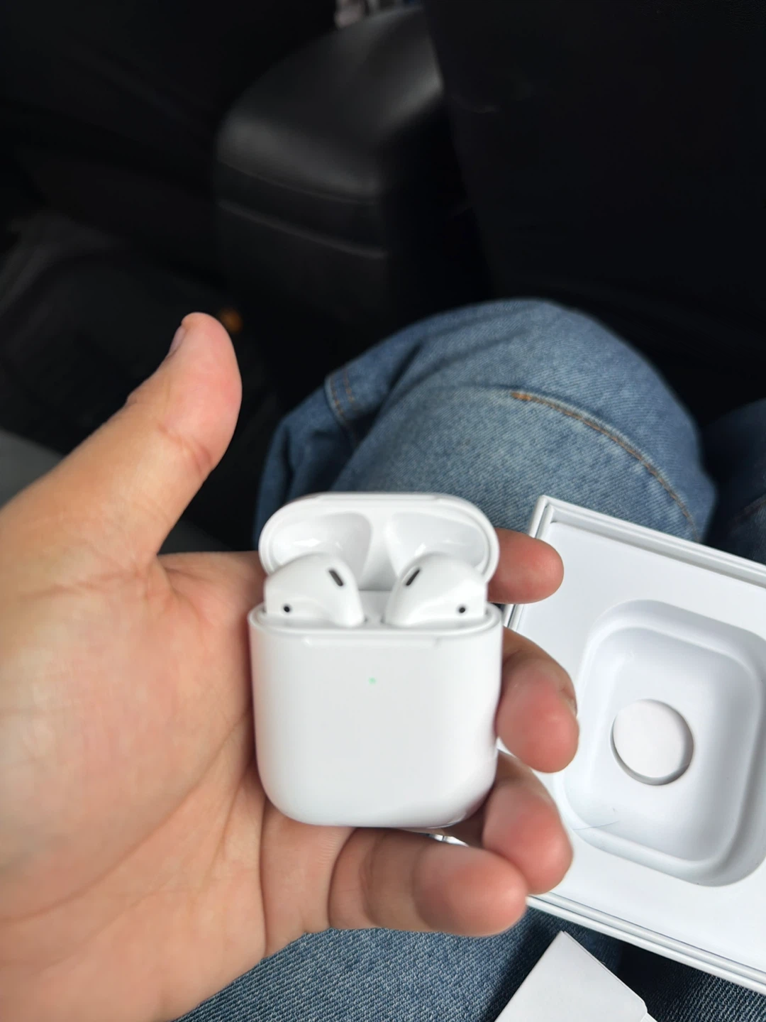 Apple AirPods (2nd Generation) with Charging Case - White - photo 4