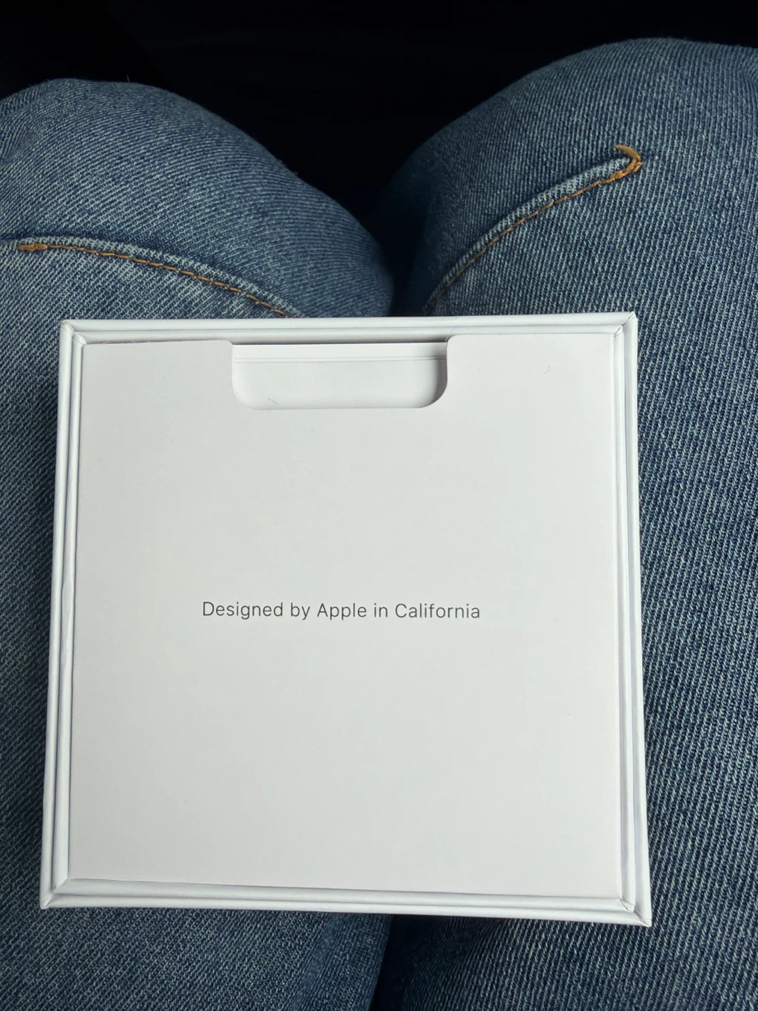 Apple AirPods (2nd Generation) with Charging Case - White - photo 3
