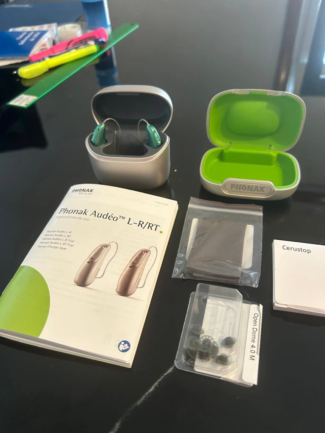 Phonak Audéo L-R/RT Hearing Aids with Charger and Accessories