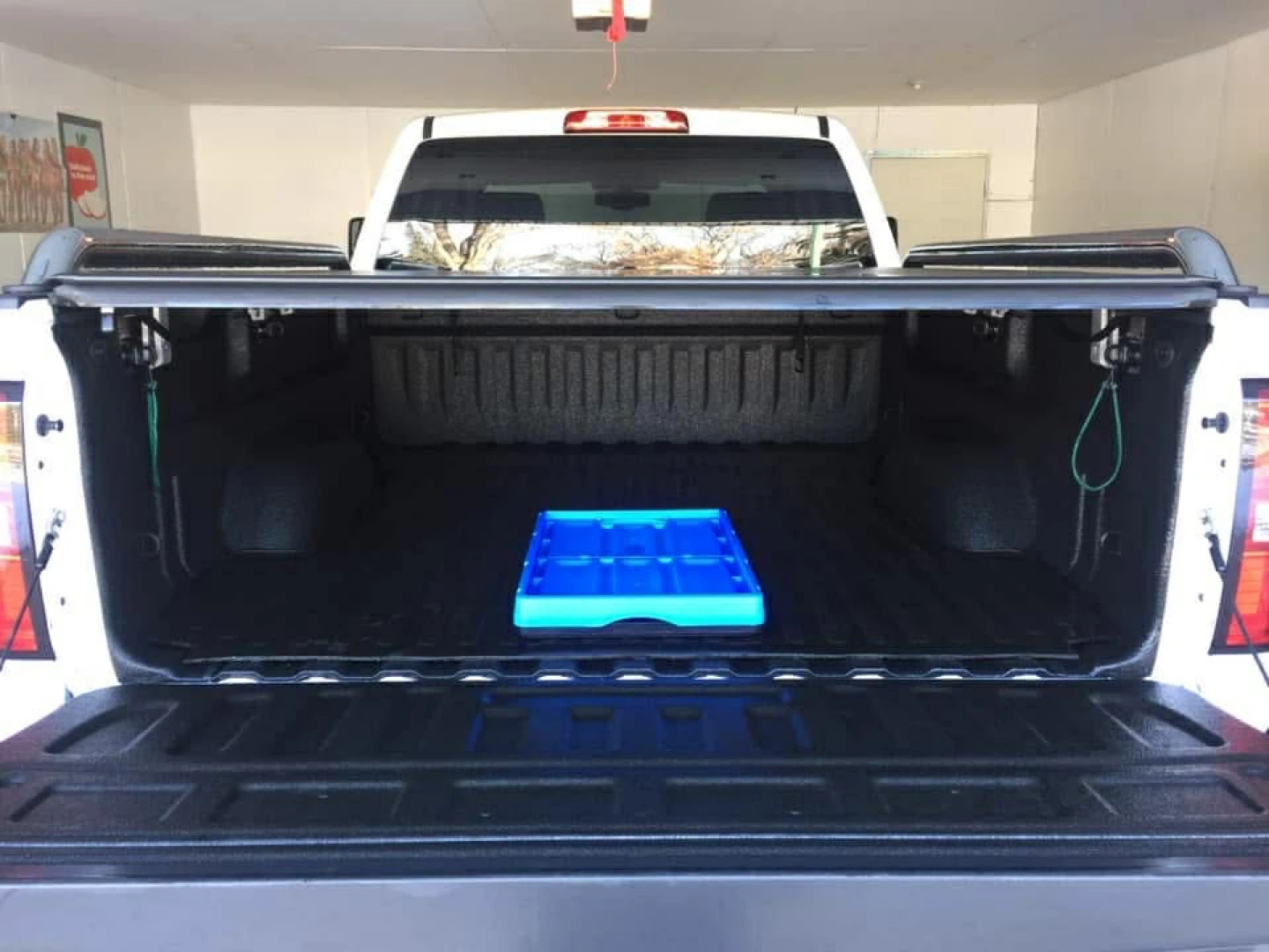 2015 GMC sierra SLT doublecab Tonneau long bed cover. - photo 2