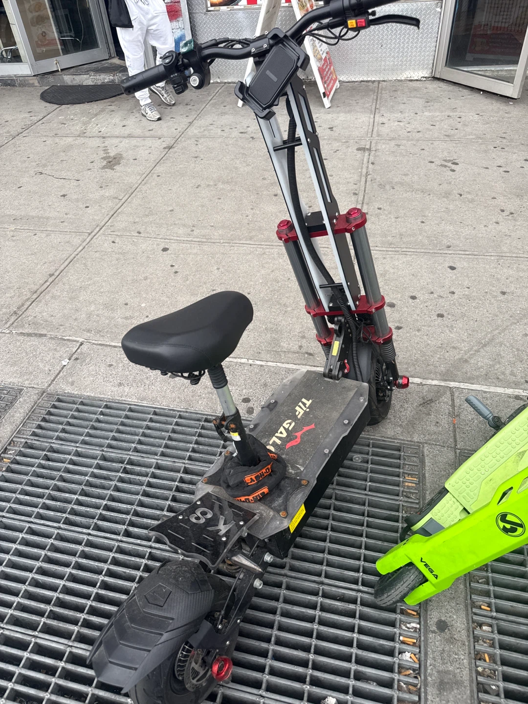 TIF GATO Electric Scooter with Seat