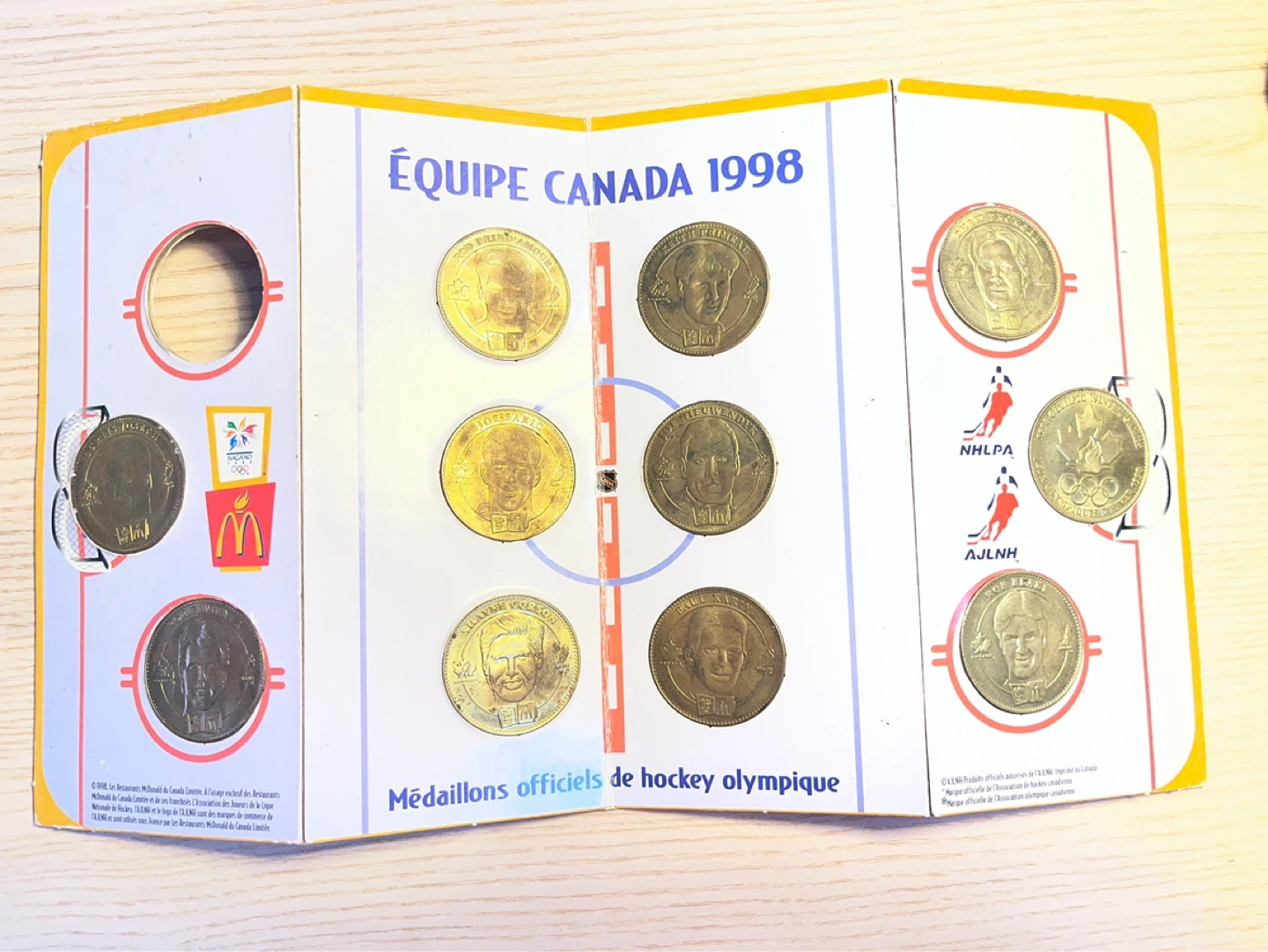 1998 Team Canada Official Olympic Hockey Medallions - photo 3