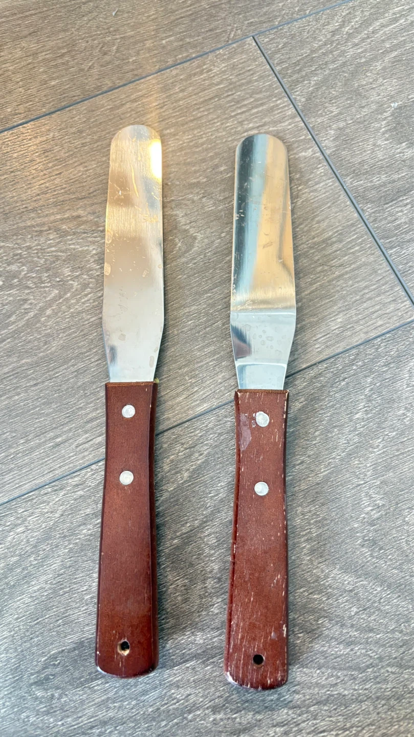 Set of 2 Offset cake cuter with Wooden Handles - photo 3