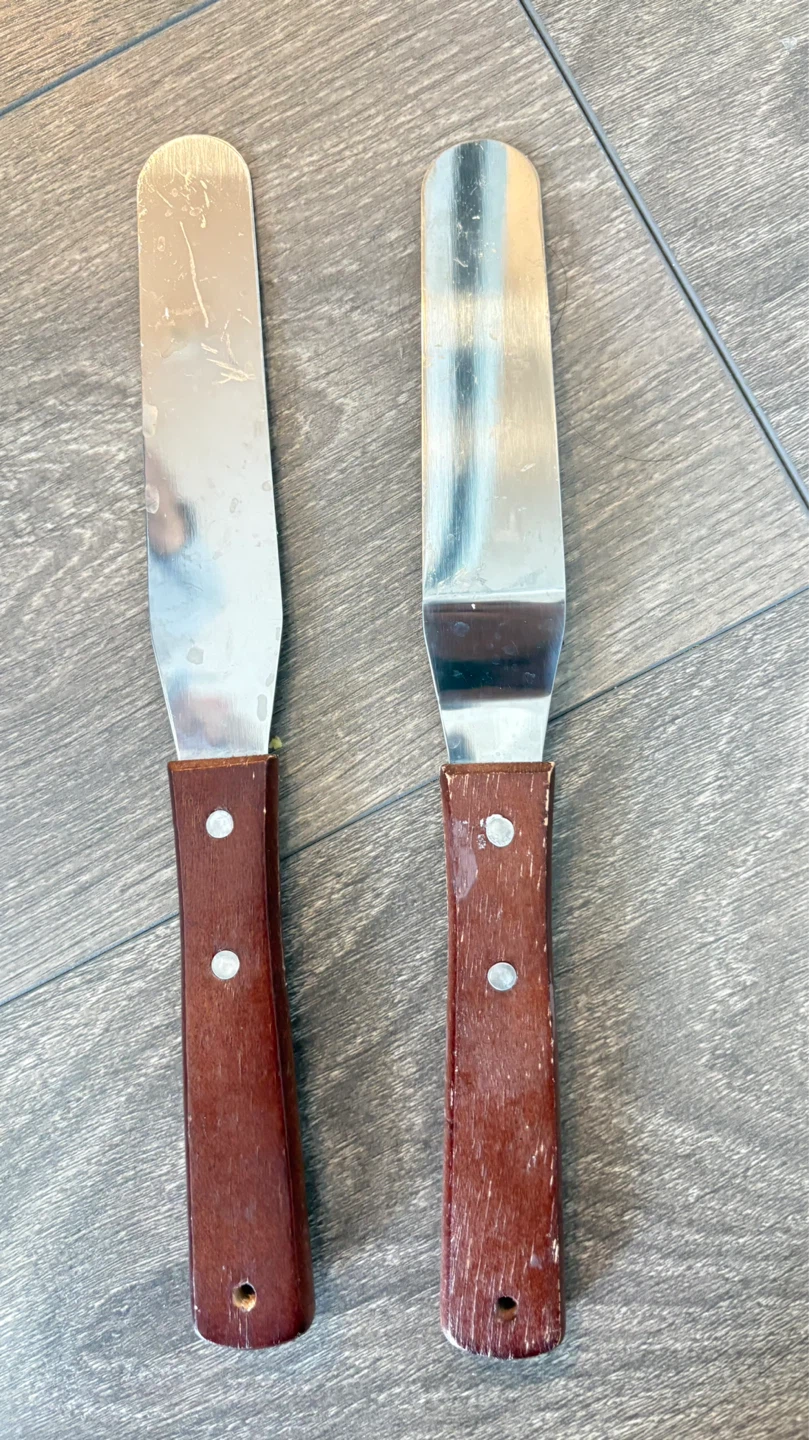 Set of 2 Offset cake cuter with Wooden Handles - photo 2