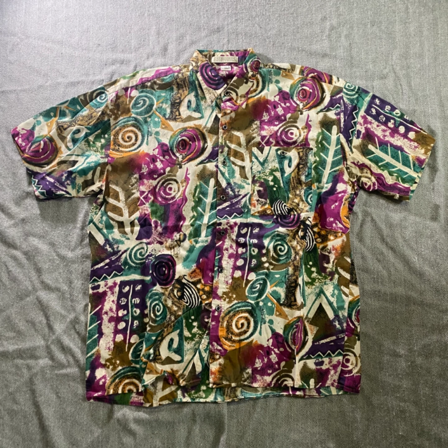 Vintage Expressions Worldwide Button Up Shirt Size L
