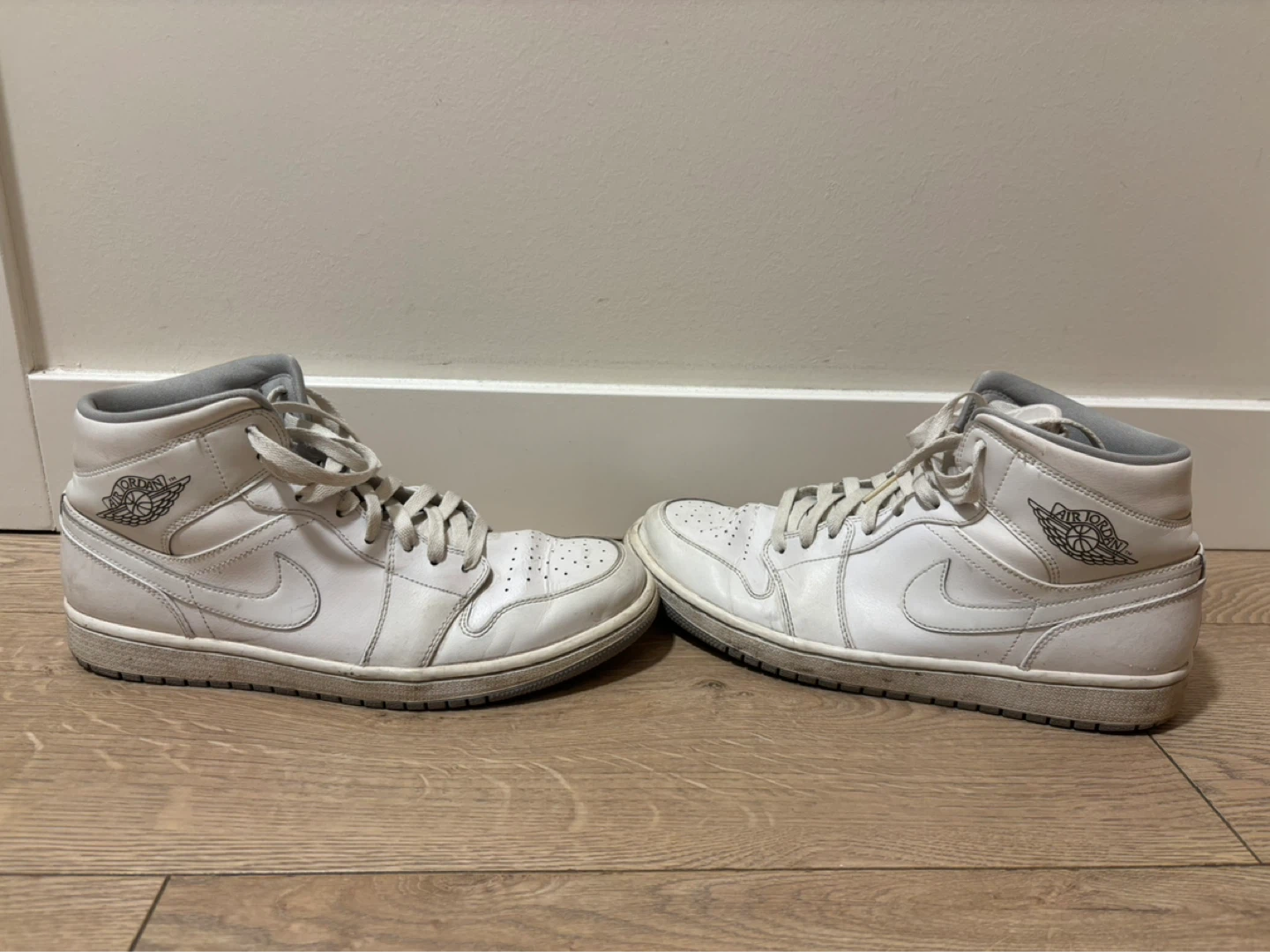 Jordan 1 Mid 10.5 - photo 2